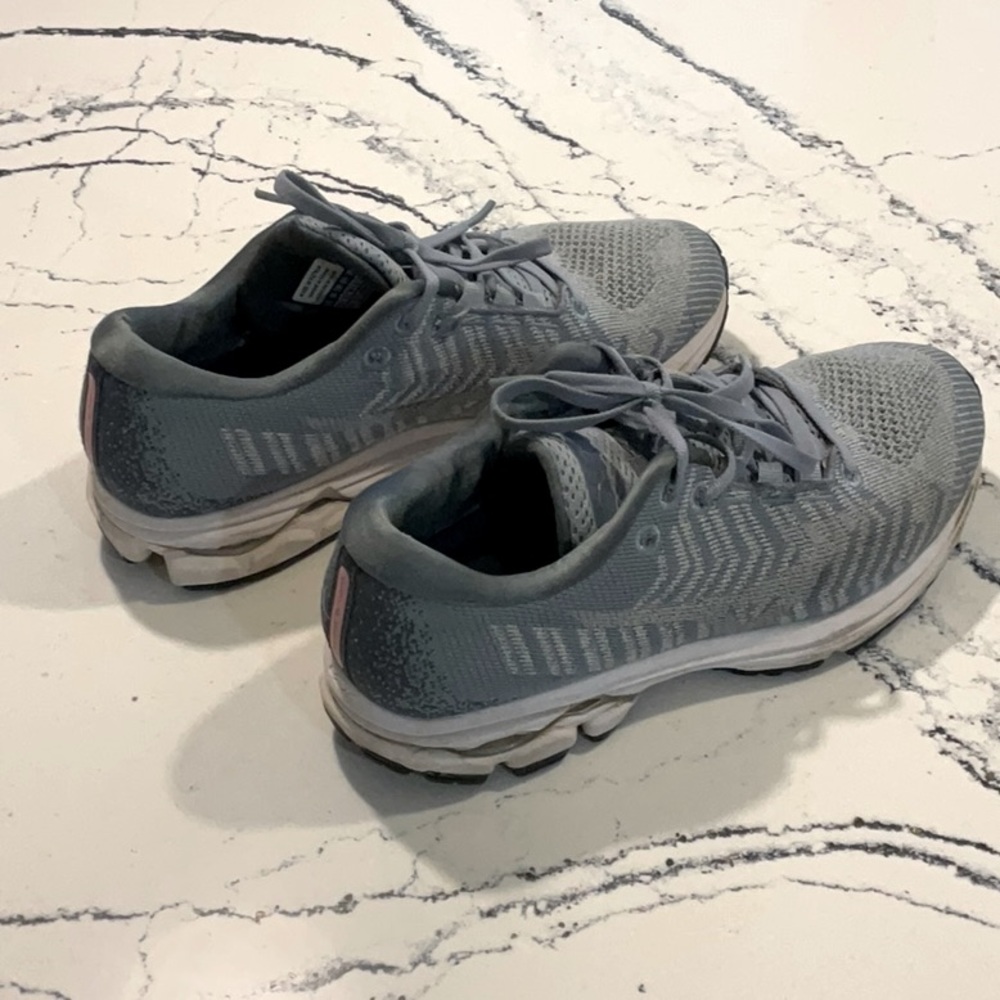 Mizuno Wave Rider Athletic Shoes